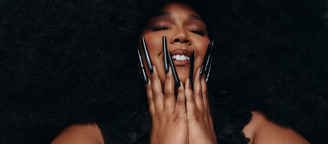 02-Lizzo-Press-2022-cr-ABDM-billboard-1548.jpg