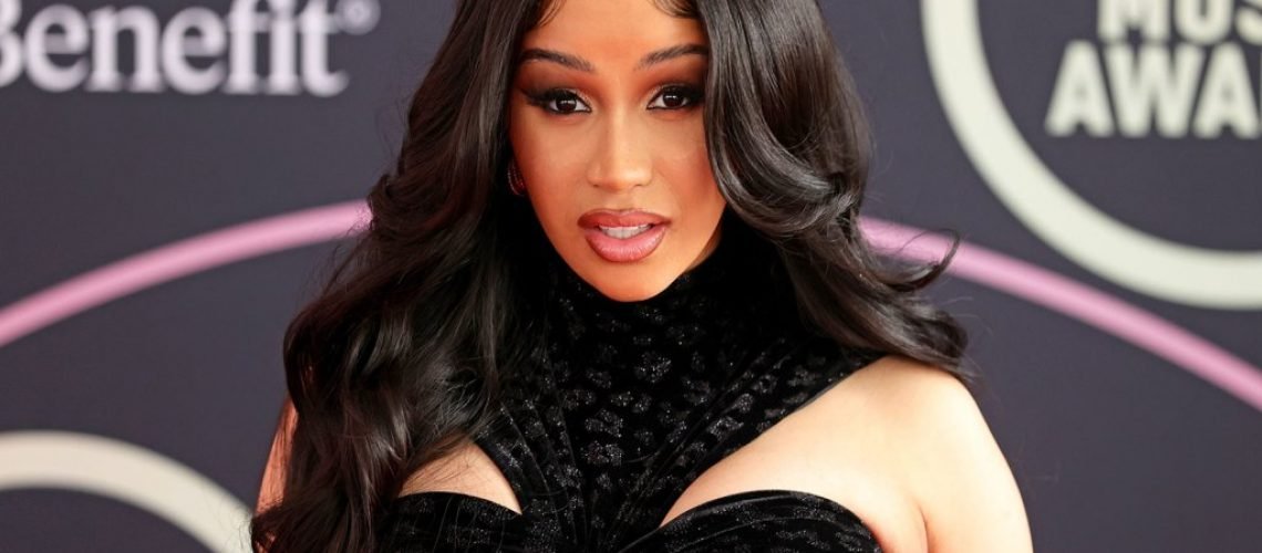 1653594388_Cardi-B-2021-billboard-1548.jpg