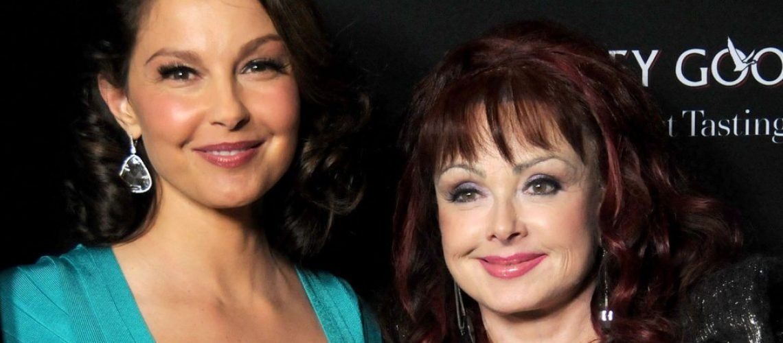 Ashley-Judd-and-Naomi-Judd-2013-billboard-1548.jpg