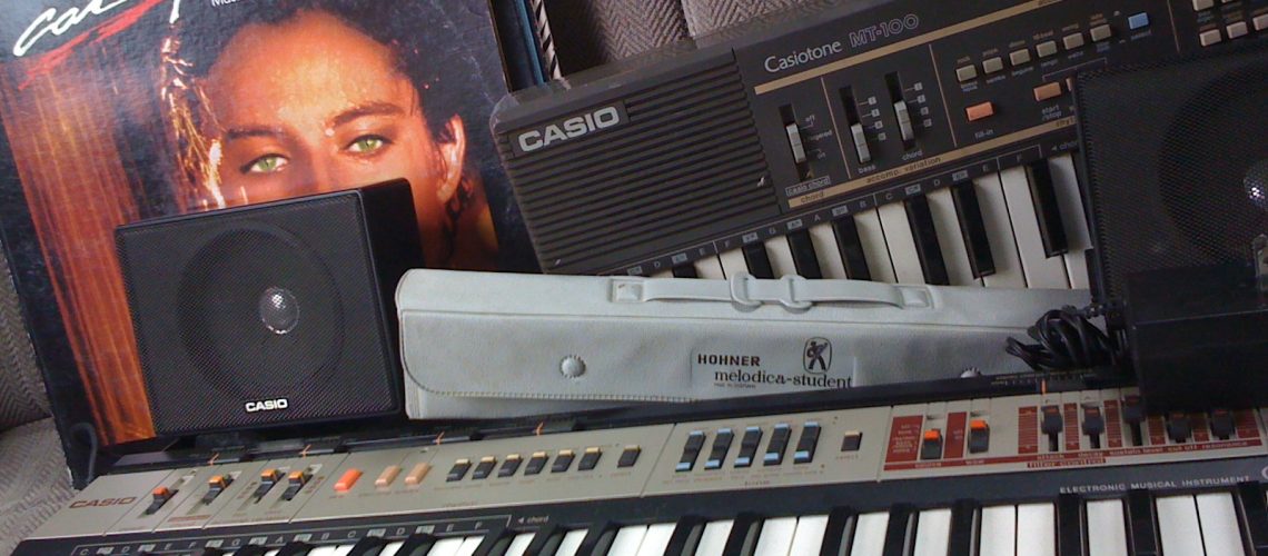 Casiotone_MT-400v__MT-100.jpg