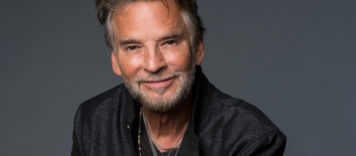 Kenny-Loggins-press-photo-by-Leslie-Hassler-2018-billboard-1548.jpg