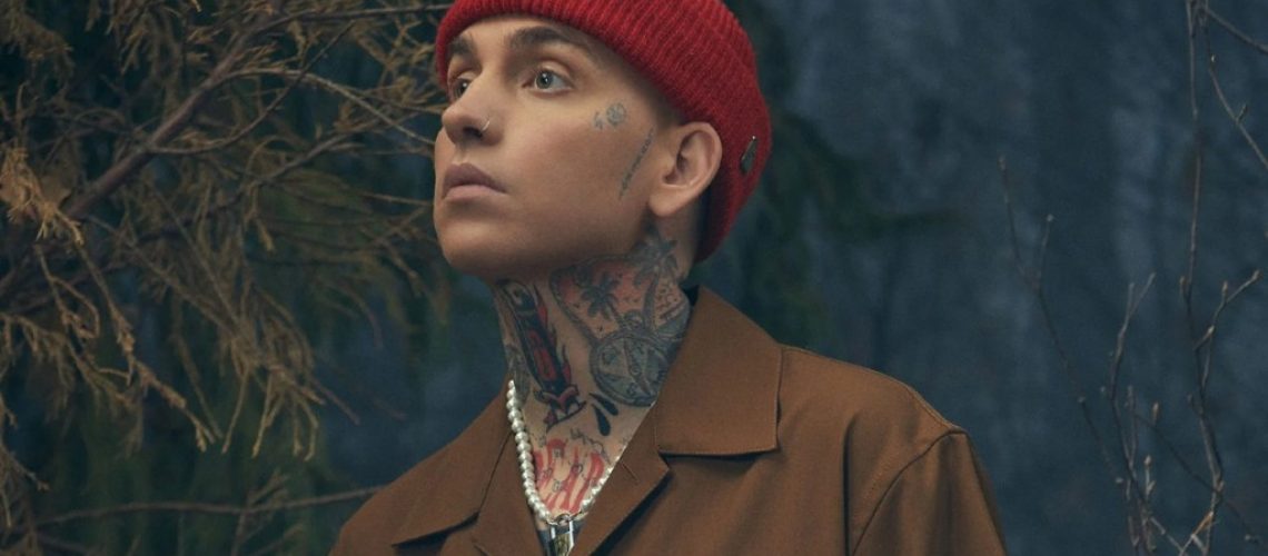 blackbear-cr-Jason-Landis-press-2021-billboard-pro-1260.jpg