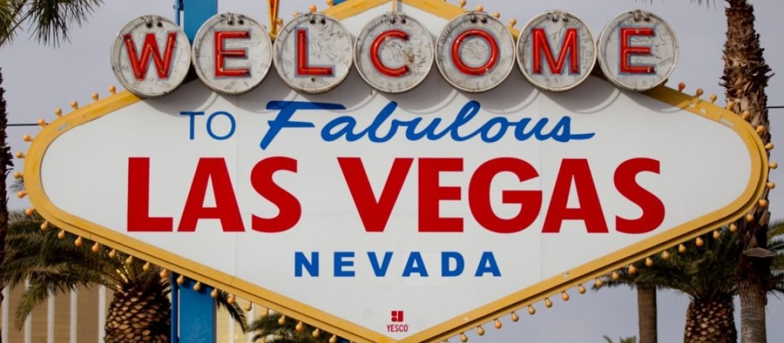 fabulous-las-vegas-sign-1548-billboard.jpg