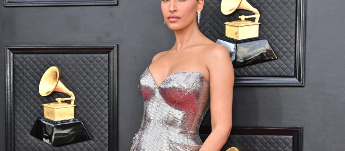 snoh-aalegra-grammy-2022-red-carpet-billboard-1548.jpg