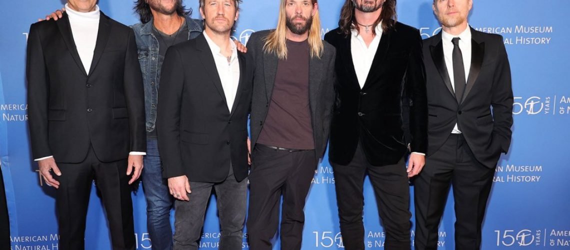 taylor-hawkins-foo-fighters-2021-billboard-1548.jpg