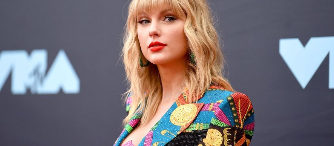 taylor-swift-vma-2019-billboard-1548.jpg